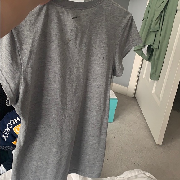 An oversized tee shirt - Picture 4 of 4